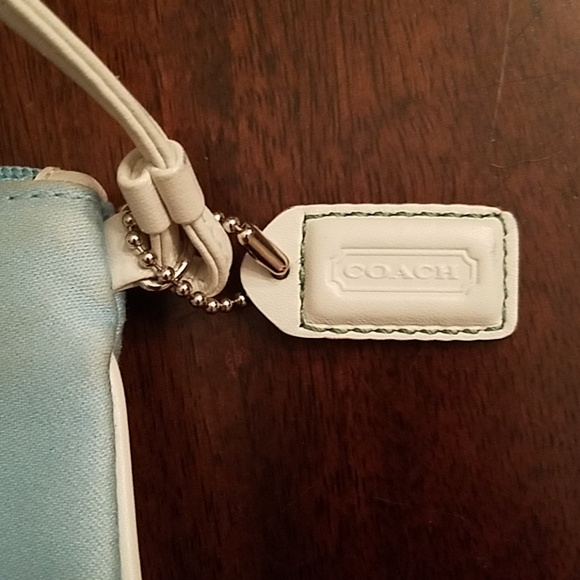 Coach wristlet - Picture 5 of 6